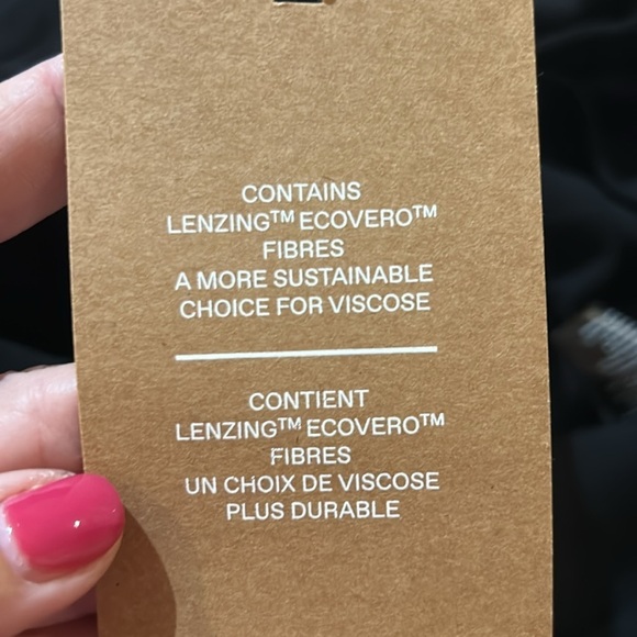 Vero Moda Short cuffed Sleeve Long Top. NWT. Size 22 - Picture 11 of 11